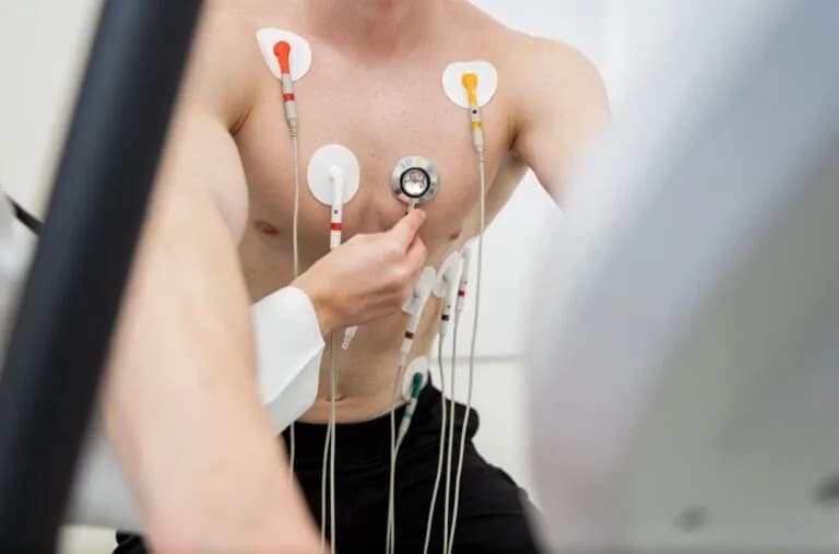 Jakie badania dla młodych piłkarzy mogą uratować ich zdrowie?