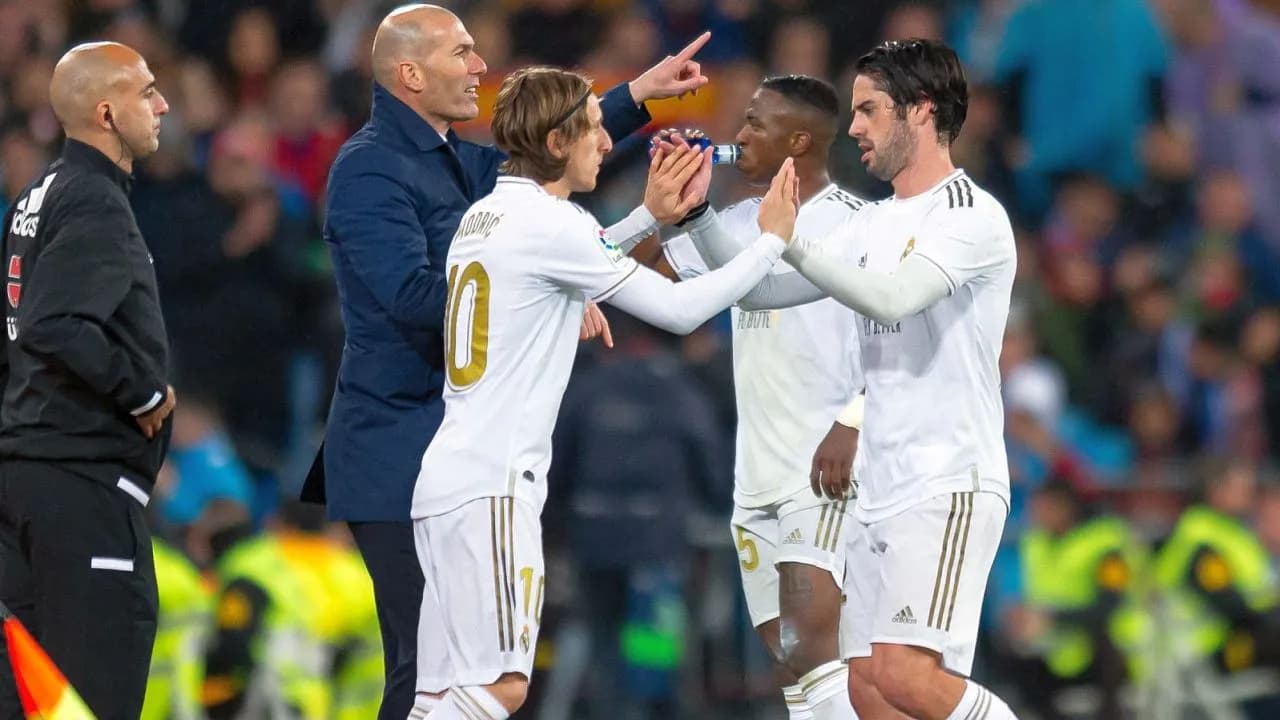 Ile może być zmian w piłce nożnej? Zaskakujące zasady i wyjątki