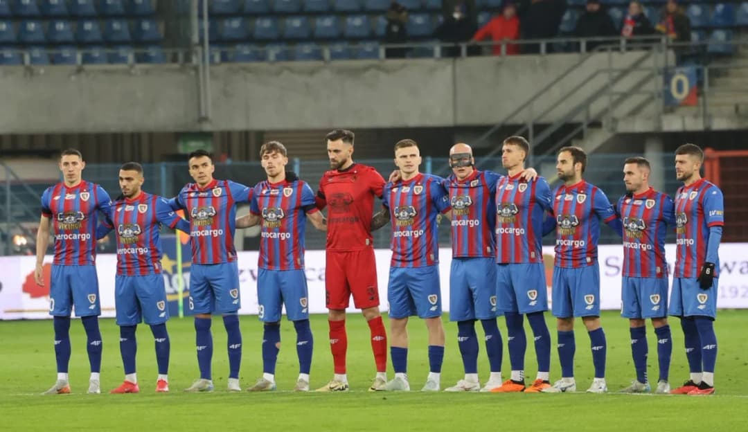 Poznaj zarobki piłkarzy Piasta Gliwice: od pensji podstawowej po premie