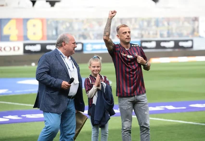 Kamil Grosicki zarobki: Ile naprawdę zarabia najlepszy piłkarz?