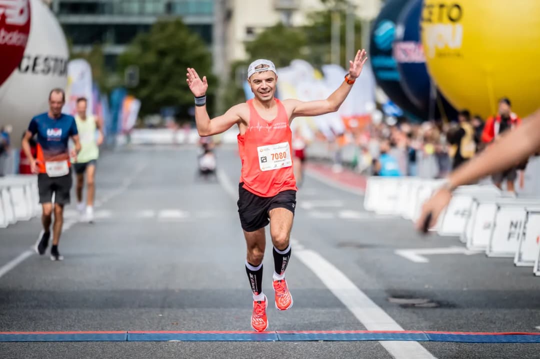 Maraton jaki czas: poznaj średnie czasy ukończenia dla biegaczy