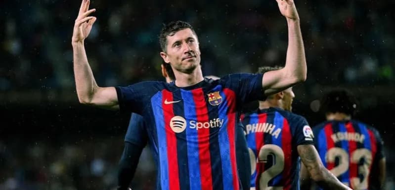 Robert Lewandowski zostaje w Barcelonie: Koniec spekulacji
