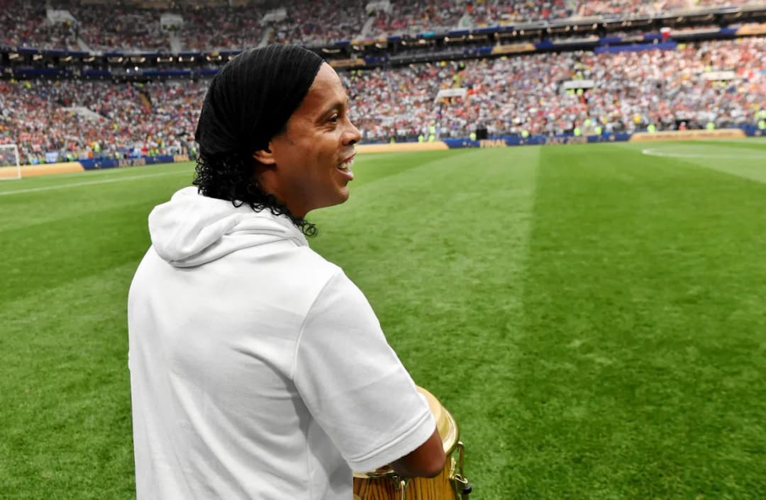 Ronaldinho: Wiek, Rodzina i Zarobki Legendy Futbolu